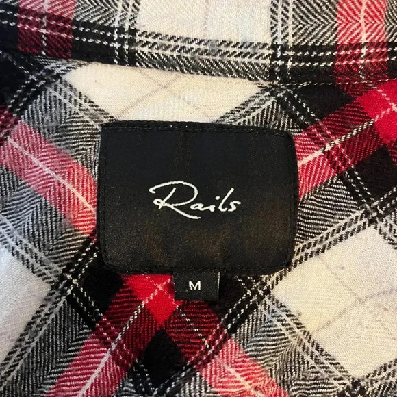 Rails Button Down Plaid Shirt Red and‎ Black Comfy Rayon, Women's Size Medium - Picture 4 of 5